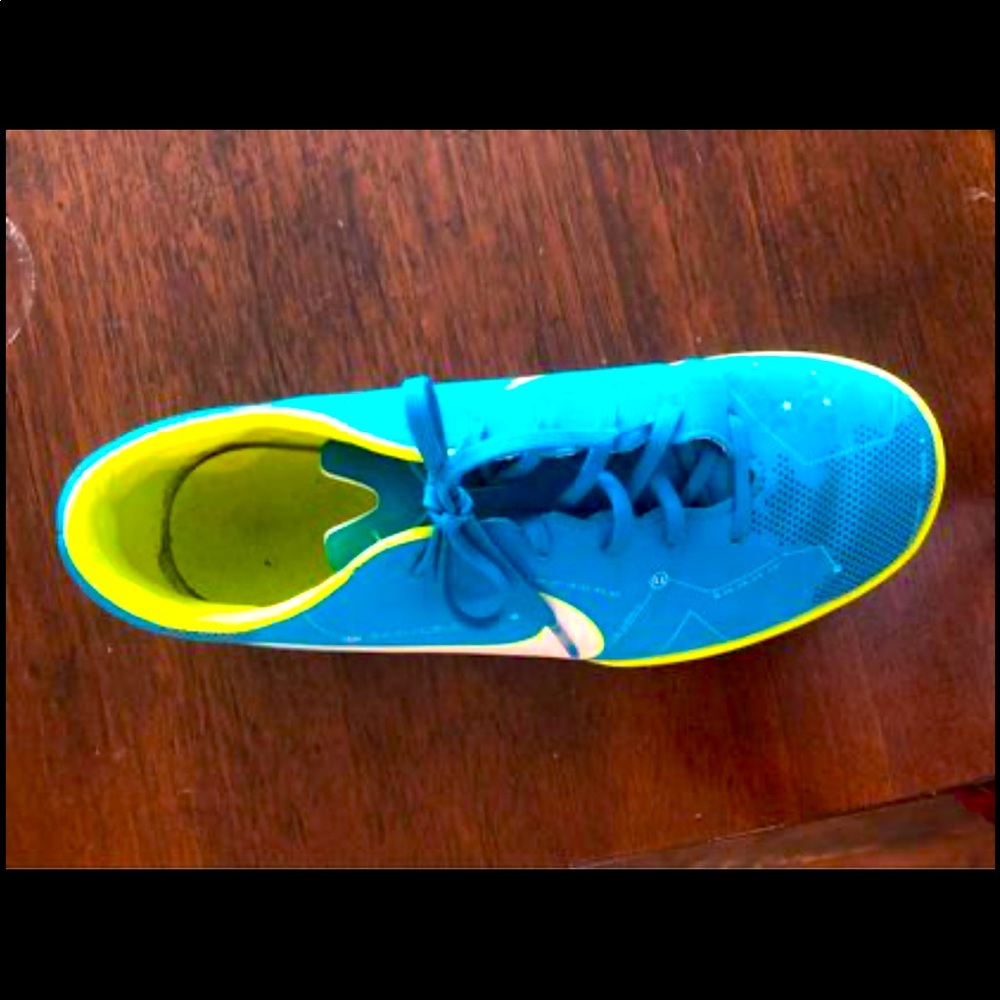 Nike indoor soccer shoes